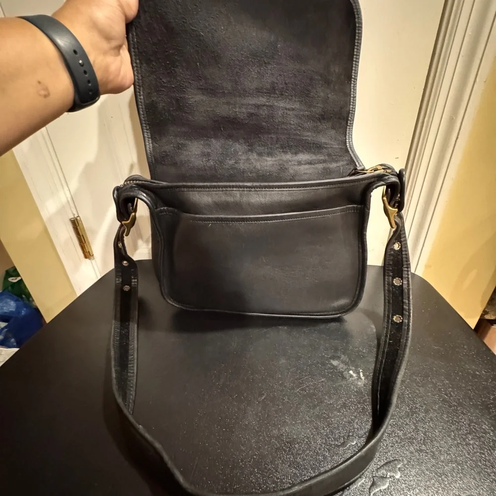 Coach vintage Patricia Black Leather shoulder Crossbody Bag 9951